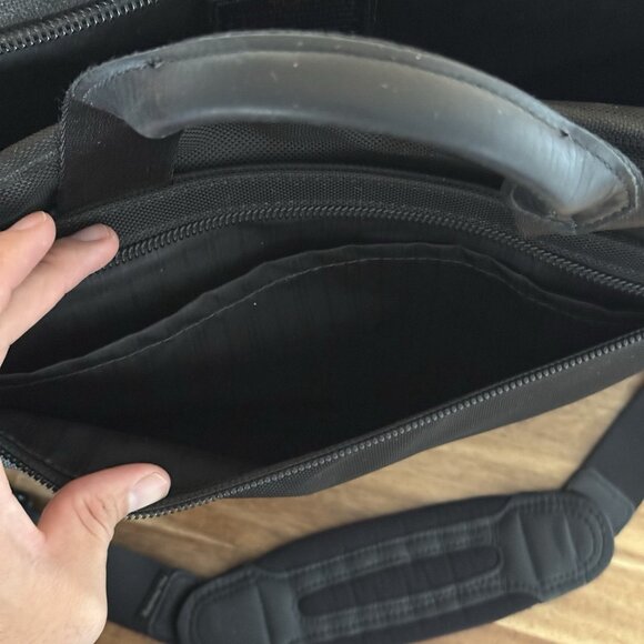 Tumi Alpha 2 Compact Large Screen Briefcase Laptop Bag Nylon Black 26114D2 $550 - Picture 10 of 16